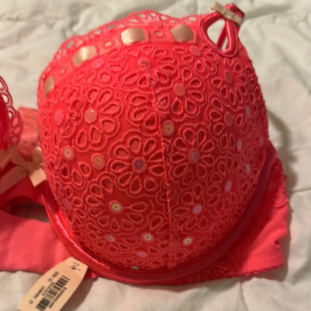 Victoria's Secret Pink Full Coverage Lace Bra - Picture 3 of 9